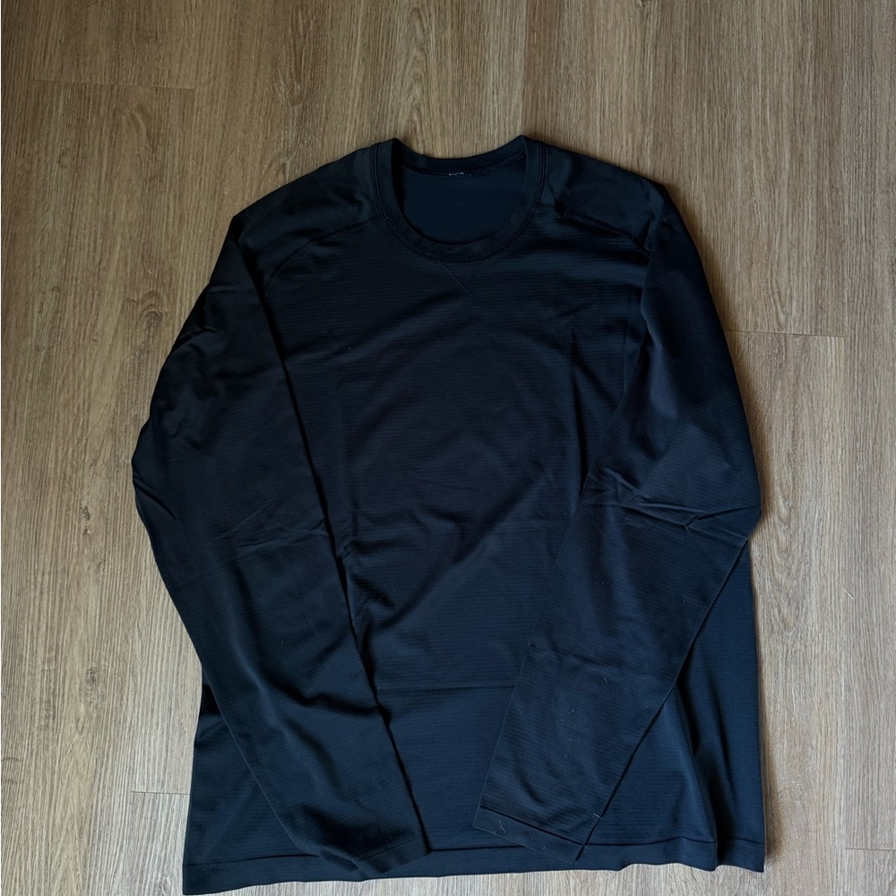 Mens Lululemon Black Long-Sleeve Crew Neck Shirt